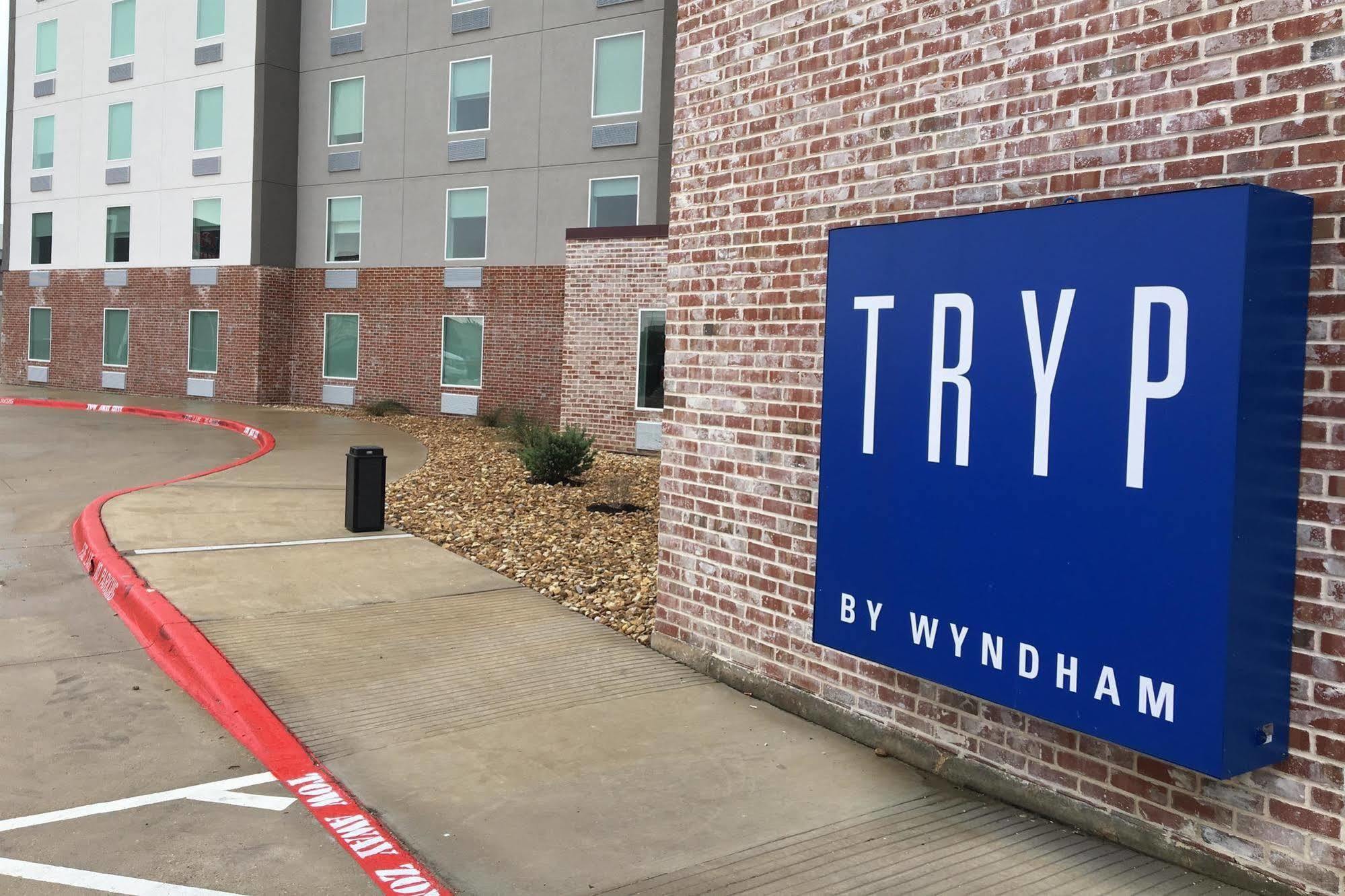 Tryp By Wyndham College Station Hotel Esterno foto